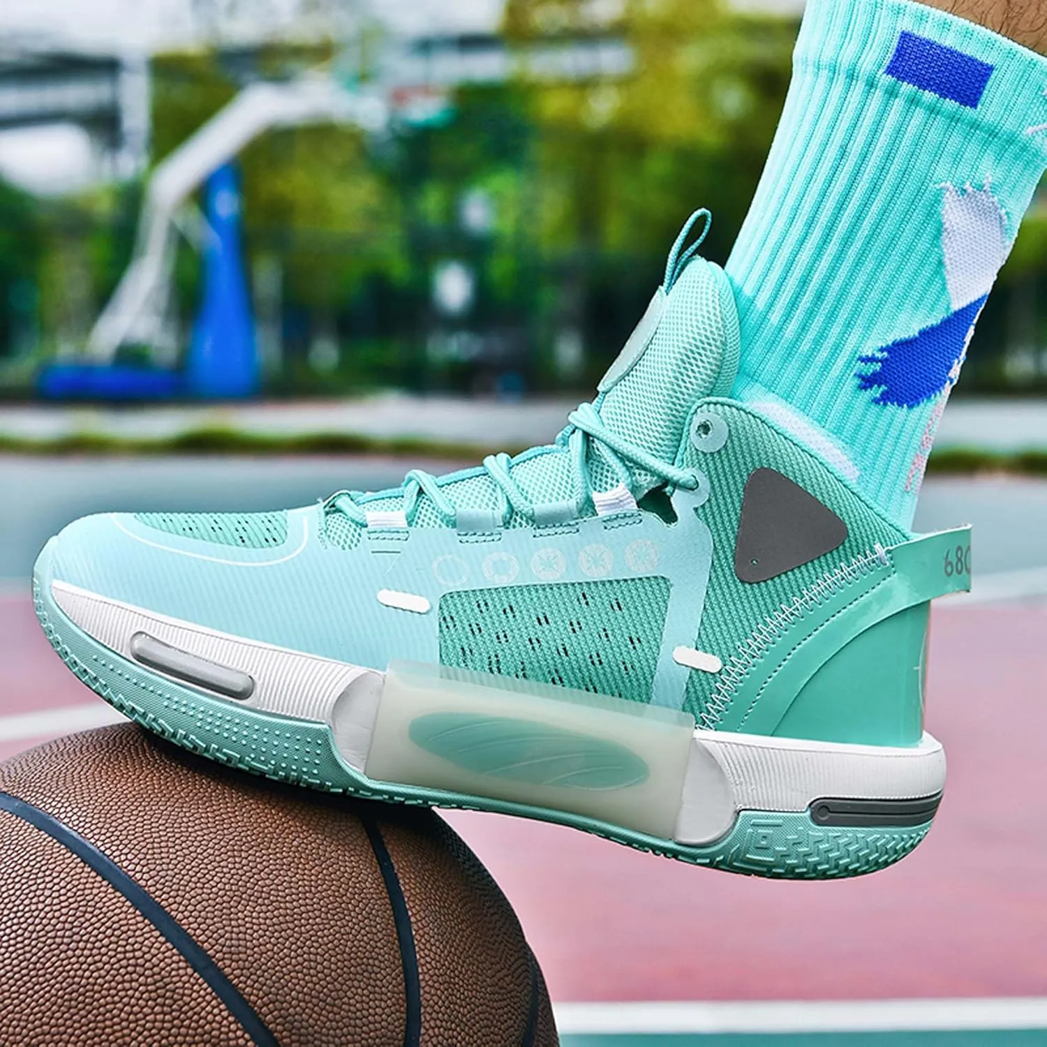 Men's and Women's Basketball Shoes Fashionable Sports Shoes High Elasticity Sunning Shoes Comfortable and Breathable Badminton Sports Shoes Anti Slip and Wear-Resistant Casual Shoes
