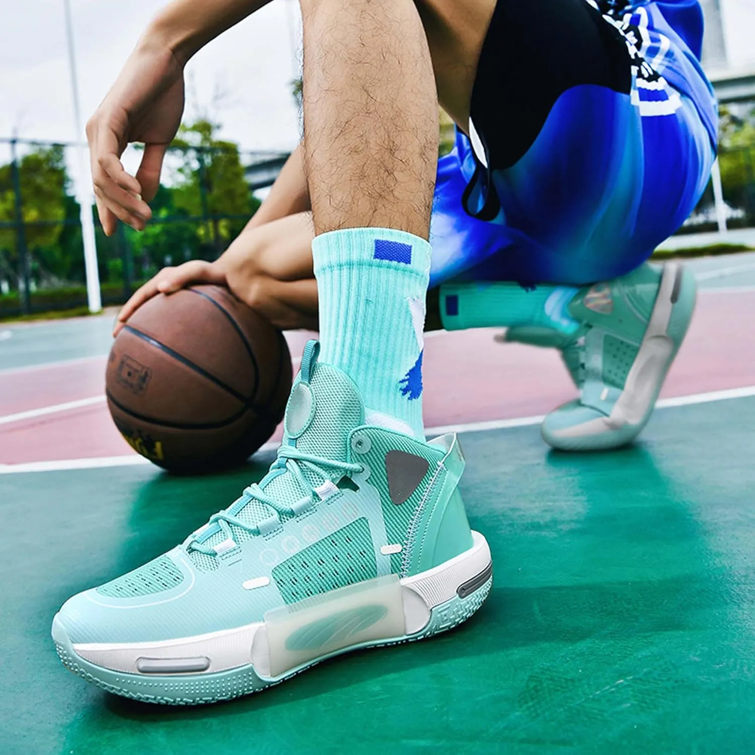 Men's and Women's Basketball Shoes Fashionable Sports Shoes High Elasticity Sunning Shoes Comfortable and Breathable Badminton Sports Shoes Anti Slip and Wear-Resistant Casual Shoes