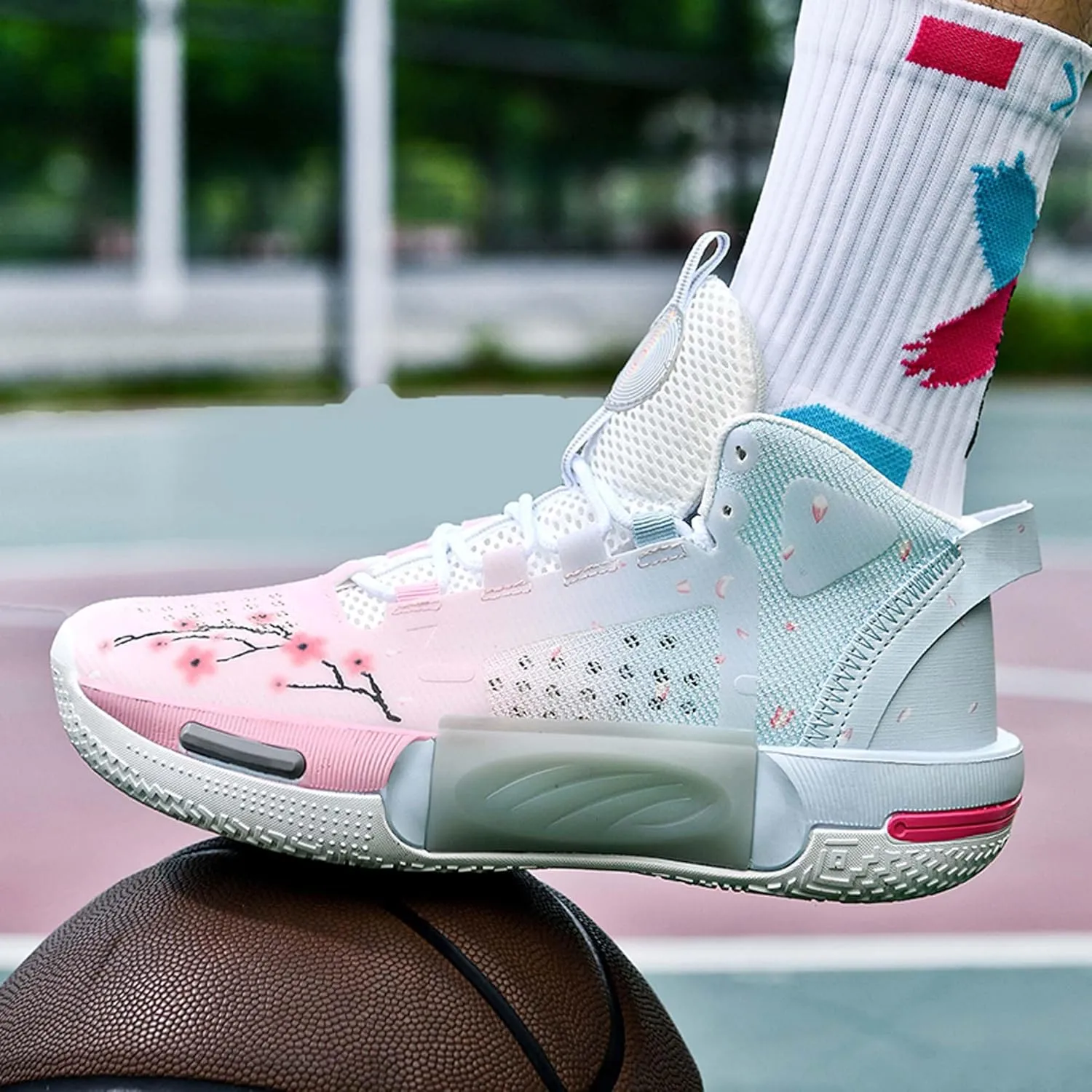Men's and Women's Basketball Shoes Fashionable Sports Shoes High Elasticity Sunning Shoes Comfortable and Breathable Badminton Sports Shoes Anti Slip and Wear-Resistant Casual Shoes