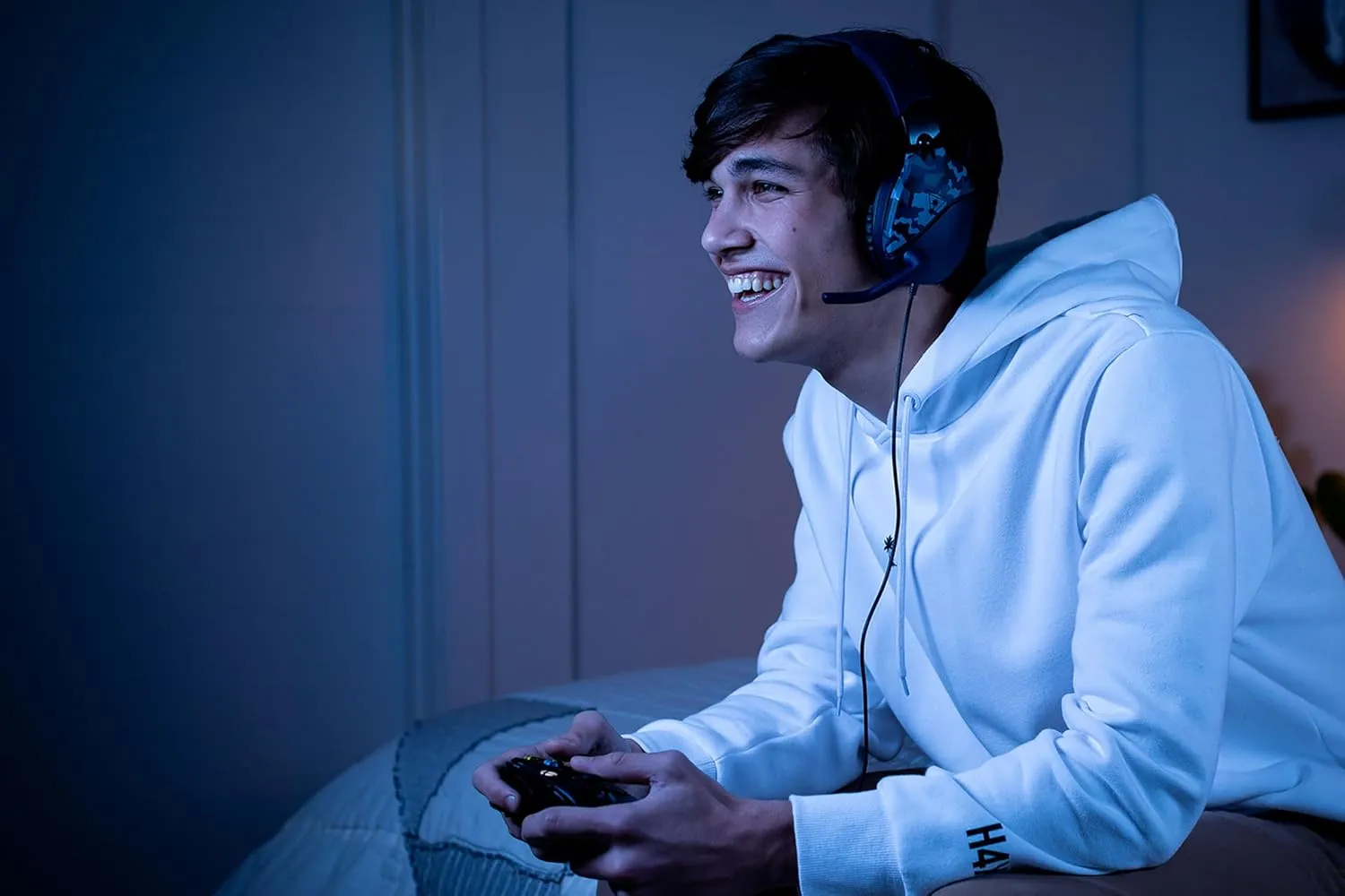 Turtle Beach Recon 70 Multiplatform Gaming Headset for Xbox Series X|S, Xbox One, PS5, PS4, PC & Mobile w/ 3.5mm Wired Connection - Flip-to-Mute Mic, 40mm Speakers, Lightweight Design, Blue Camo